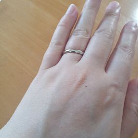 【BONDS(ボンズ)の口コミ】 シンプルでずっとつけられるなあと思って購入しました。素材もプラチナで…