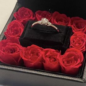 【エクセルコダイヤモンド(EXELCO DIAMOND)の口コミ】 せっかくのリングなので、普段でもつけやすいシンプルなデザインを選びま…