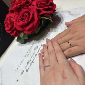 【ラザール ダイヤモンド(LAZARE DIAMOND)の口コミ】 横からも、自分からも相手からもどの角度から見てもダイヤモンドが綺麗に…