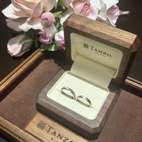 【TANZO.(鍛造指輪)の口コミ】 槌目模様とコンビデザインで
強さと美しさが共存する唯一無二の仕上がりに…