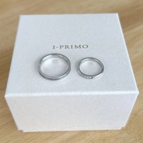 【アイプリモ(I-PRIMO)の口コミ】 価格は結婚指輪にしてはお手頃でした。
ペアにすることにはこだわらずお互…