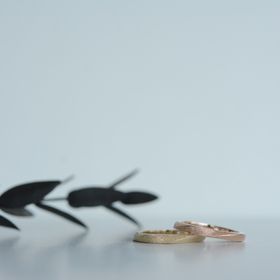 【CRAFY(クラフィ)の口コミ】 シンプルながらもこだわりを入れたくて
指輪の内側にお揃いのダイヤを入れ…