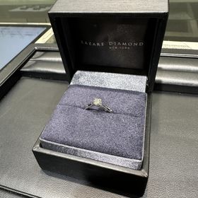 【ラザール ダイヤモンド(LAZARE DIAMOND)の口コミ】 メレダイヤなし、プラチナ、ストレート、センターダイヤモンドひとつの王…