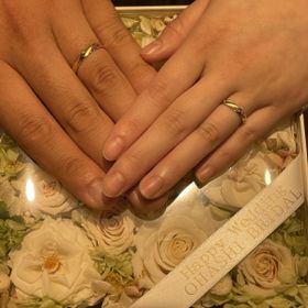 【ROYAL ASSCHER(ロイヤル・アッシャー)の口コミ】 色々な店舗でお互いの指輪を探していましたが、お互いに一目惚れした指輪…