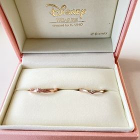 【ケイウノ ブライダル(K.UNO BRIDAL)の口コミ】 美女と野獣のさりげないデザインが可愛くて、色が選べるのも良かったです…