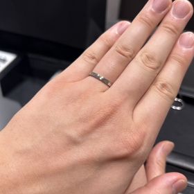【ラザール ダイヤモンド(LAZARE DIAMOND)の口コミ】 シンプルな指輪を探していました。いろいろ見ているうちにシンプル過ぎず…