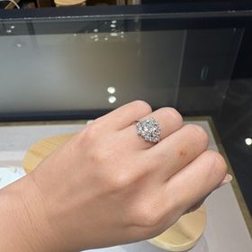 【SIENAROSE(シエナロゼ)の口コミ】 すごく大きなダイヤモンドを多数使っているのにもかかわらず、他店と比べ…