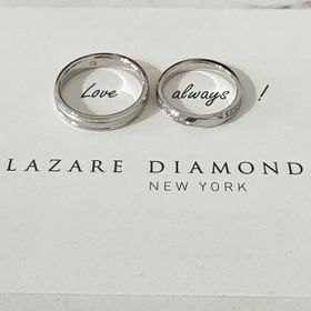 【ラザール ダイヤモンド(LAZARE DIAMOND)の口コミ】 指輪のデザインは、スタイリッシュなものが多いです。
エッジがきいていま…