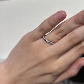 【アイプリモ(I-PRIMO)の口コミ】 リングの側面にダイヤモンドが連なっているデザインに一目惚れしました。…