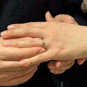 【TANZO.(鍛造指輪)の口コミ】 TANZO独自のコーラルゴールドが肌馴染みがよく、太めの指輪でも違和感なく…