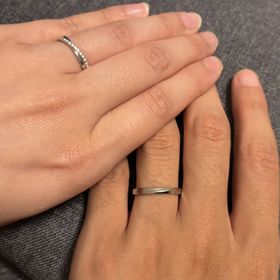 【ヴァンドーム青山(VENDOME AOYAMA)の口コミ】 婚約指輪のダイヤとの重ね付けがしっくりするところです。また、シンプル…