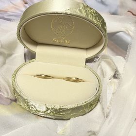 【atelier ST, CAT(アトリエ エスティーキャット)の口コミ】 リングの太さは太すぎず、細すぎず、うねうねなデザインにすることで位置…