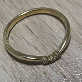 【ひなの口コミ】 婚約指輪ですが、日常的に付けられるように結婚指輪用として作られている…