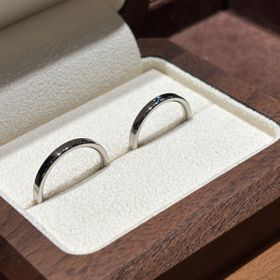 【TANZO.(鍛造指輪)の口コミ】 平打ストレート➕角丸で存在感残しつつ、付け心地にこだわりました。スカイ…