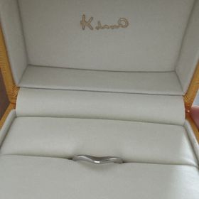 【ケイウノ ブライダル(K.UNO BRIDAL)の口コミ】 シンプルで日常的にも使いやすく悪目立ちしない。
少しだけうねりがあるこ…