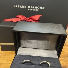 【ラザール ダイヤモンド(LAZARE DIAMOND)の口コミ】 ダイアモンドが目立ちすぎず、オリジナリティあるデザインのため惹かれま…