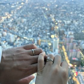 【ラザール ダイヤモンド(LAZARE DIAMOND)の口コミ】 指が短いことがコンプレックスだったのですが流れのある形状が良いとのこ…