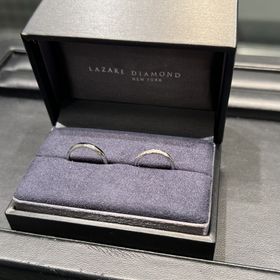 【ラザール ダイヤモンド(LAZARE DIAMOND)の口コミ】 指が綺麗に見える曲線
ダイヤが適度に埋め込まれていて普段着や外着でもつ…