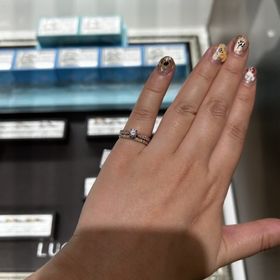 【LUCIE(ルシエ)の口コミ】 婚約指輪と結婚指輪両方探していて、重ね付けしても可愛いデザインがあま…