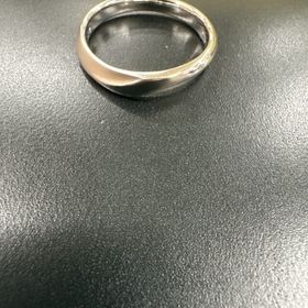 【ケイウノ ブライダル(K.UNO BRIDAL)の口コミ】 職場にも違和感なく着けられる結婚指輪を探していて、「フォルテ」に出会…