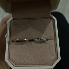 【TRECENTI(トレセンテ)の口コミ】 指輪のデザインがよく、肌にも馴染みつけやす かったです。
また、指輪に…