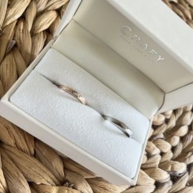 【CRAFY(クラフィ)の口コミ】 シンプルながらも上品で洗練されたデザインが魅力的です。女性用のピンク…