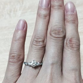 【ケイウノ ブライダル(K.UNO BRIDAL)の口コミ】 ジュエリーデザイナーさんとじかに話しをしながらデザインを伝えてその場…