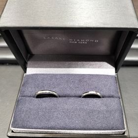 【ラザール ダイヤモンド(LAZARE DIAMOND)の口コミ】 プラチナにカットの優れたダイヤモンドがあしらわれていて上品な輝きがポ…