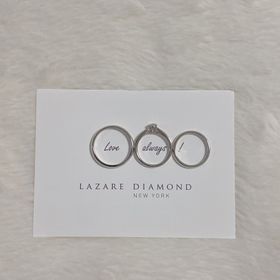 【ラザール ダイヤモンド(LAZARE DIAMOND)の口コミ】 結婚指輪は永く永く付けたいという気持ちから限りなくシンプルなものを選…