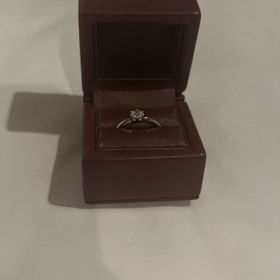 【モニッケンダム(MONNICKENDAM)の口コミ】 シンプルで流行り廃りのないデザインが良いと考え、こちらに決めました。…