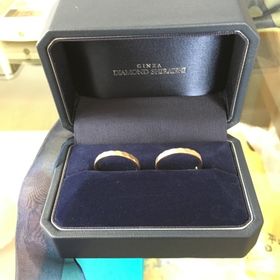 【銀座ダイヤモンドシライシの口コミ】 ２人でお揃いのデザインが希望で、シンプルなものが良かったので探してい…