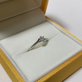 【ケイウノ ブライダル(K.UNO BRIDAL)の口コミ】 シンプルかつ重ね付けをしやすいデザインです。お手頃な価格なのにしっか…