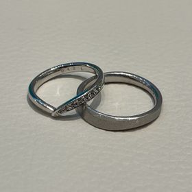 【COLANY(コラニー)の口コミ】 シンプルすぎずおしゃれにつけられる指輪を探していて、他にはないような…