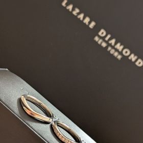 【ラザール ダイヤモンド(LAZARE DIAMOND)の口コミ】 まずはうっとりするほどのダイヤの輝き！
そして希望通りのダイヤがズラッ…