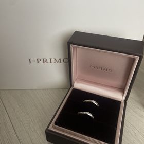 【アイプリモ(I-PRIMO)の口コミ】 シンプルなデザインでダイアモンドが3つは素敵な意味が込められていると聞…