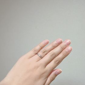 【銀座ダイヤモンドシライシの口コミ】 ストレートよりで少しウェーブになっています。とっても可愛いです。ウェ…