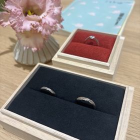 【出雲結(いずもゆい)の口コミ】 祈結の婚約指輪は、出雲大社のしめ縄をイメージしたデザインで、和の雰囲…