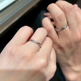 【アイプリモ(I-PRIMO)の口コミ】 シンプルなデザインですが、ダイヤモンドの輝きもあり飽きのこないデザイ…