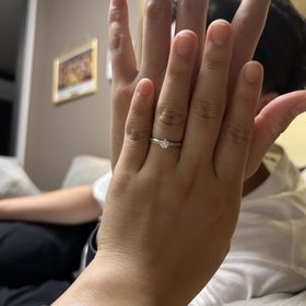 【ケイウノ ブライダル(K.UNO BRIDAL)の口コミ】 ダイアモンドの飾り方にこだわりがあり、QRコードを読み取ると飾り方どの…