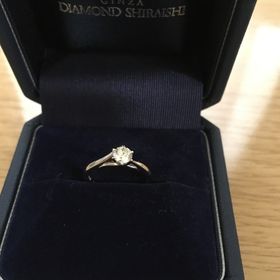 【銀座ダイヤモンドシライシの口コミ】 セミオーダーメイドで、土台とダイアモンドを組み合わせて自分だけのリン…