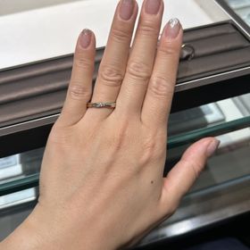 【アイプリモ(I-PRIMO)の口コミ】 プラチナとゴールドのコンビネーションであり、ダイヤが連なってついてい…