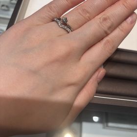 【アイプリモ(I-PRIMO)の口コミ】 V字でエタニティを探していました。婚約指輪との重ね付けをしたいと思って…