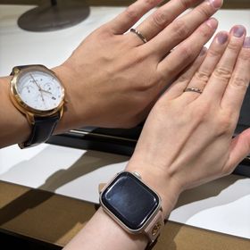 【ラザール ダイヤモンド(LAZARE DIAMOND)の口コミ】 女性物は細身で一粒ダイヤのもの、男性物はシンプルで3mm以下の細身のもの…