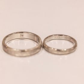 【ジュエリー工房 YAMAMOTOの口コミ】 プラチナでマット加工の土目柄にしました。太めのサイズが良かったのでそ…