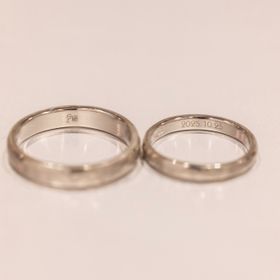 【ジュエリー工房 YAMAMOTO】の口コミ プラチナでマット加工の土目柄にしました。太めのサイズが良かったのでそこ...