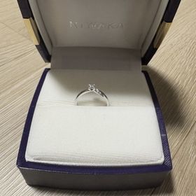 【俄(にわか)の口コミ】 ダイヤが小さくもなく大きくもなくちょうどよく綺麗に見えるデザインがと…