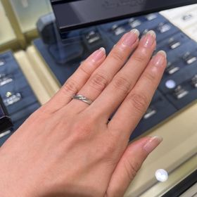 【ROYAL ASSCHER(ロイヤル・アッシャー)の口コミ】 デザインの種類が豊富です。またゴールドもあるので、色の選択の幅も広が…