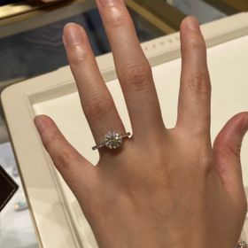 【グラフ(GRAFF)】の口コミ 品質がGのものも扱っているので、カラット数が0.5ctでもそこまでお値...