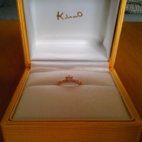 【ケイウノ ブライダル(K.UNO BRIDAL)の口コミ】 ゼクシィでマルテッラートの小枝のようなデザインの結婚指輪を見て、これ…