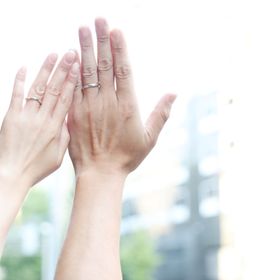 【出雲結(いずもゆい)の口コミ】 プラチナにゴールドのラインとダイヤモンドが散りばめられているデザイン…